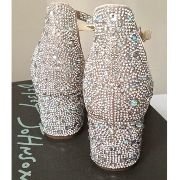 Betsey Johnson Wide Heels Size 5.5 Wide - Picture 3 of 9